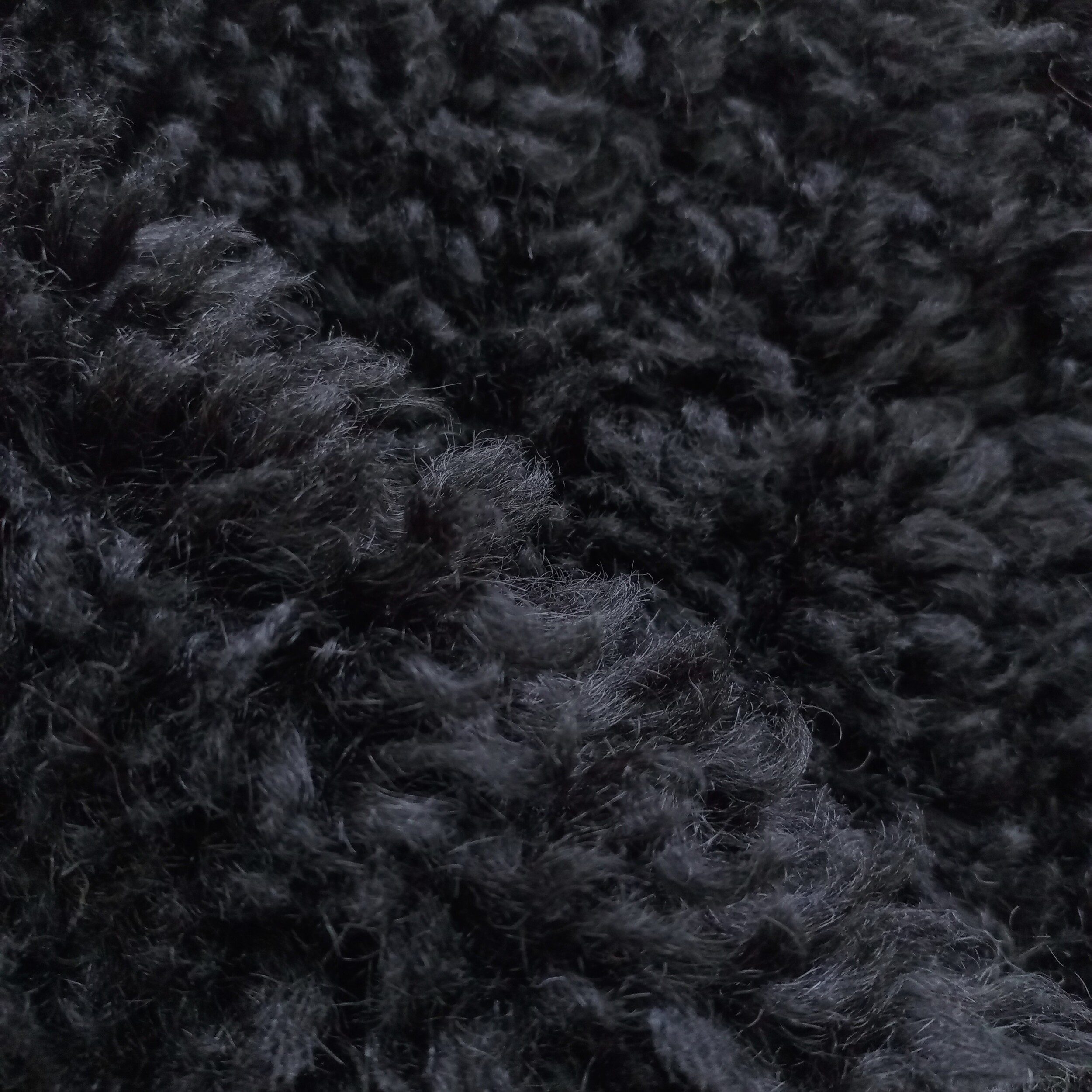 CLC2585 BLACK FAUX FUR – BLACK | Fashiontree